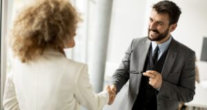 Hogyan alakíthatja át munkaerő-költségeit stratégiai versenyelőnnyé?