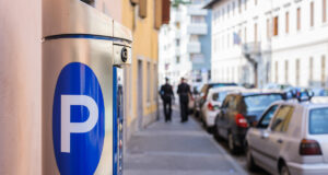 Budapesti parkolás: egy városban élünk, mégsem ugyanazokat a szabályokat játsszuk